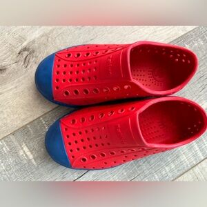 Native kids shoes size C11 red blue excellent used condition 4th of July